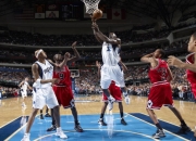 米兰体育-小牛客场战胜公牛，破除客场魔咒