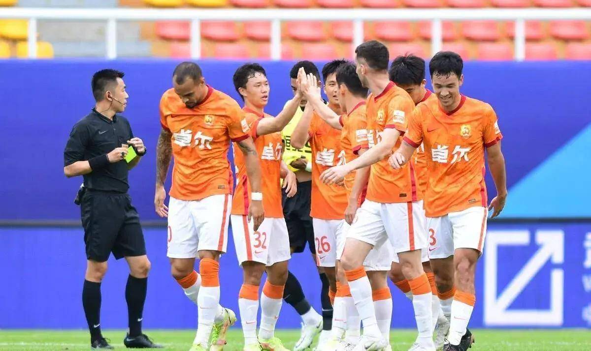 鲁能阵容失调败北，被苏宁逆转击败的简单介绍