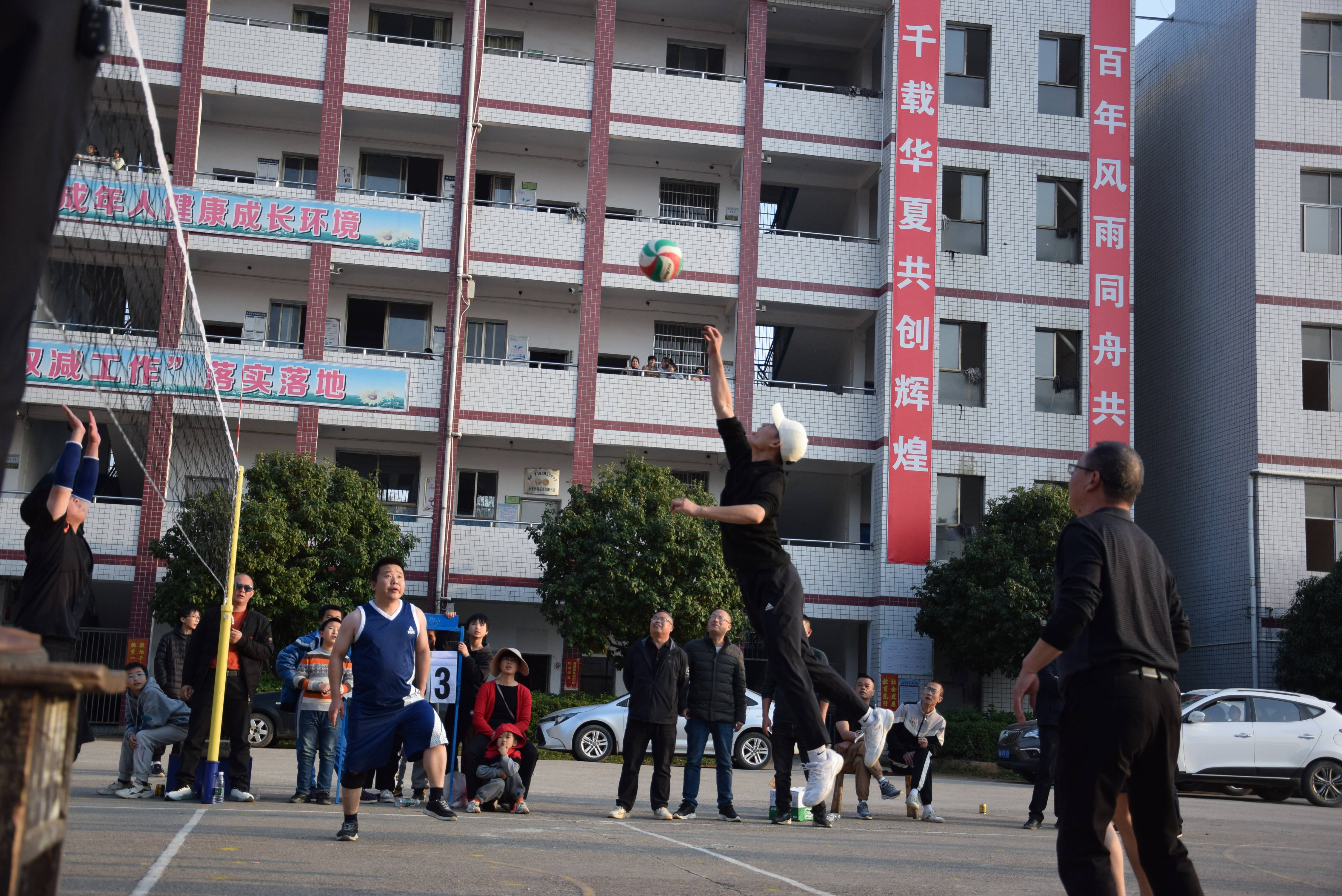 球员斗志昂扬，全力备战半决赛