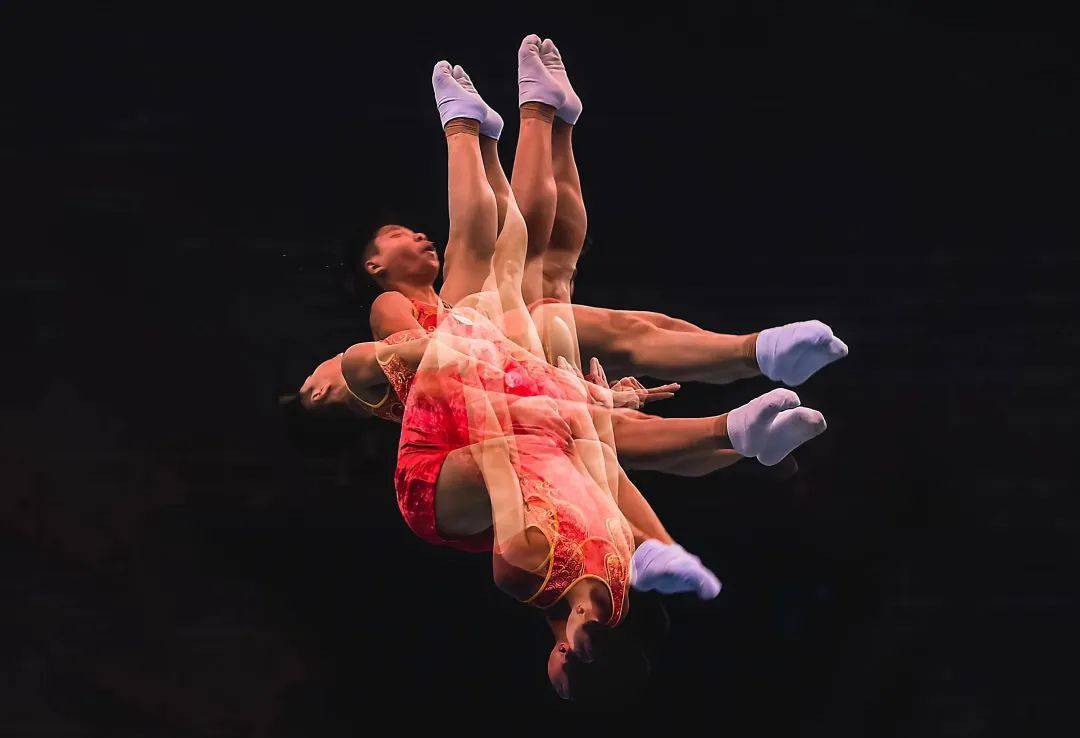 蹦床比赛选手表现抢眼,高空挑战完美呈现!的简单介绍 蹦床比赛选手表现抢眼,高空挑战完美呈现!的简单介绍