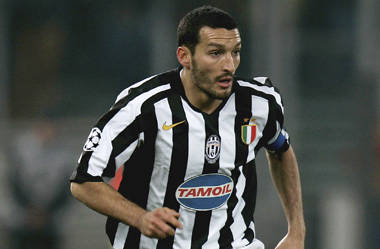 白俄罗斯国家队队员凭借攻守兼备，锁定淘汰赛资格的简单介绍