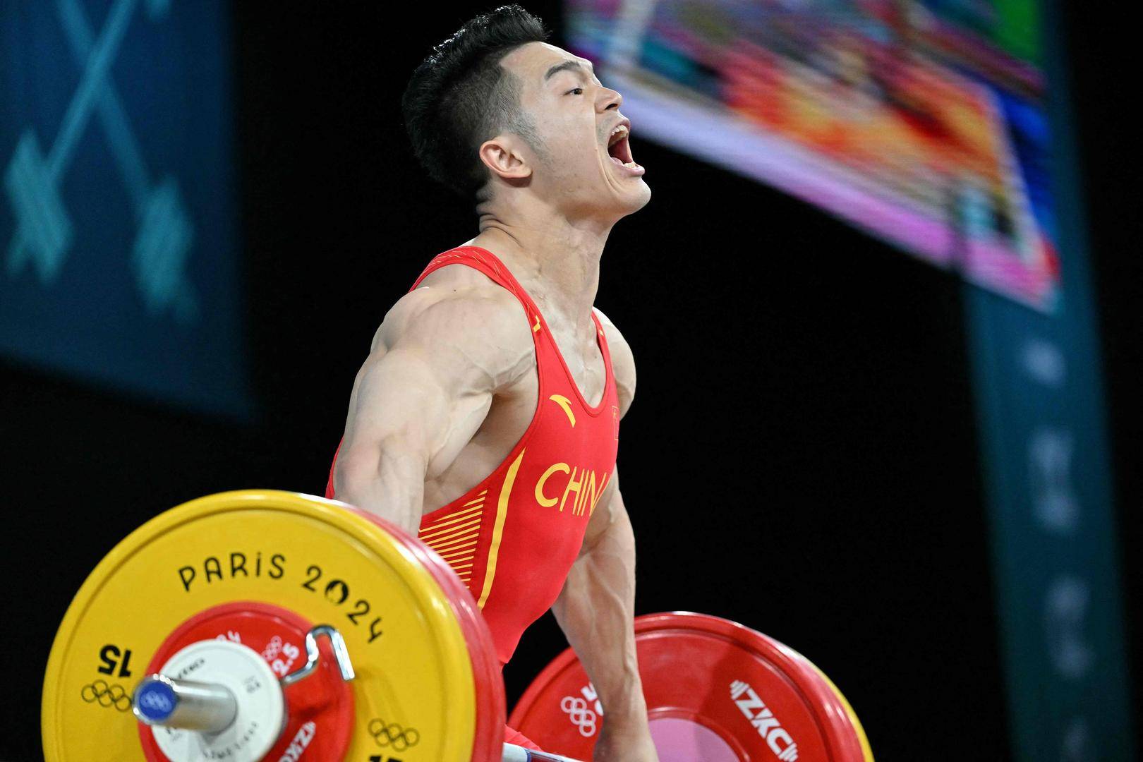 精神抖擞，选手全力出击斗智斗勇