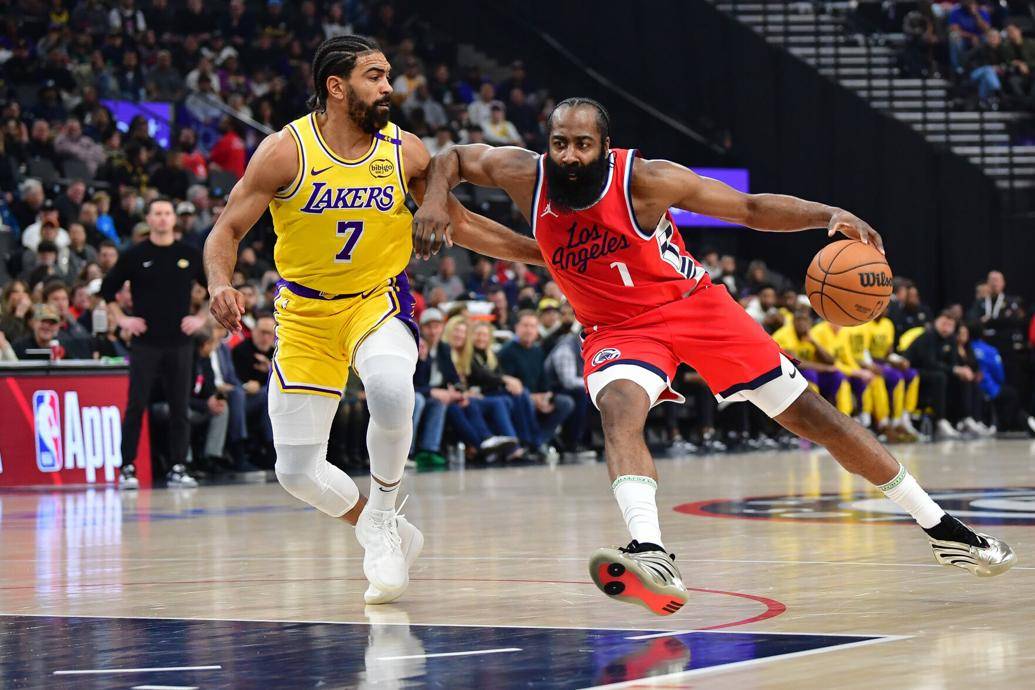 快船主场不敌爵士，遭遇两连败