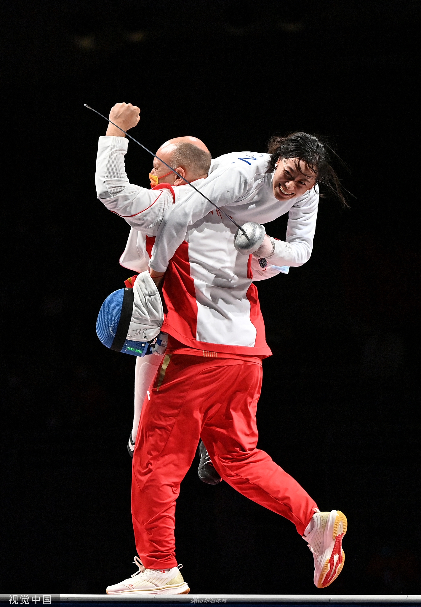 中国选手包揽亚运会击剑男女个人金牌:卫冕冠军孙一文夺冠 中国选手包揽亚运会击剑男女个人金牌:卫冕冠军孙一文夺冠