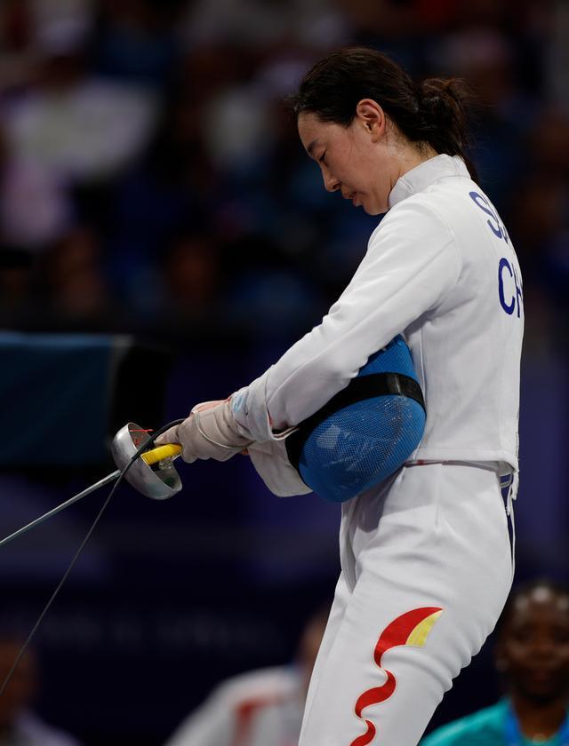 中国选手包揽亚运会击剑男女个人金牌:卫冕冠军孙一文夺冠 中国选手包揽亚运会击剑男女个人金牌:卫冕冠军孙一文夺冠