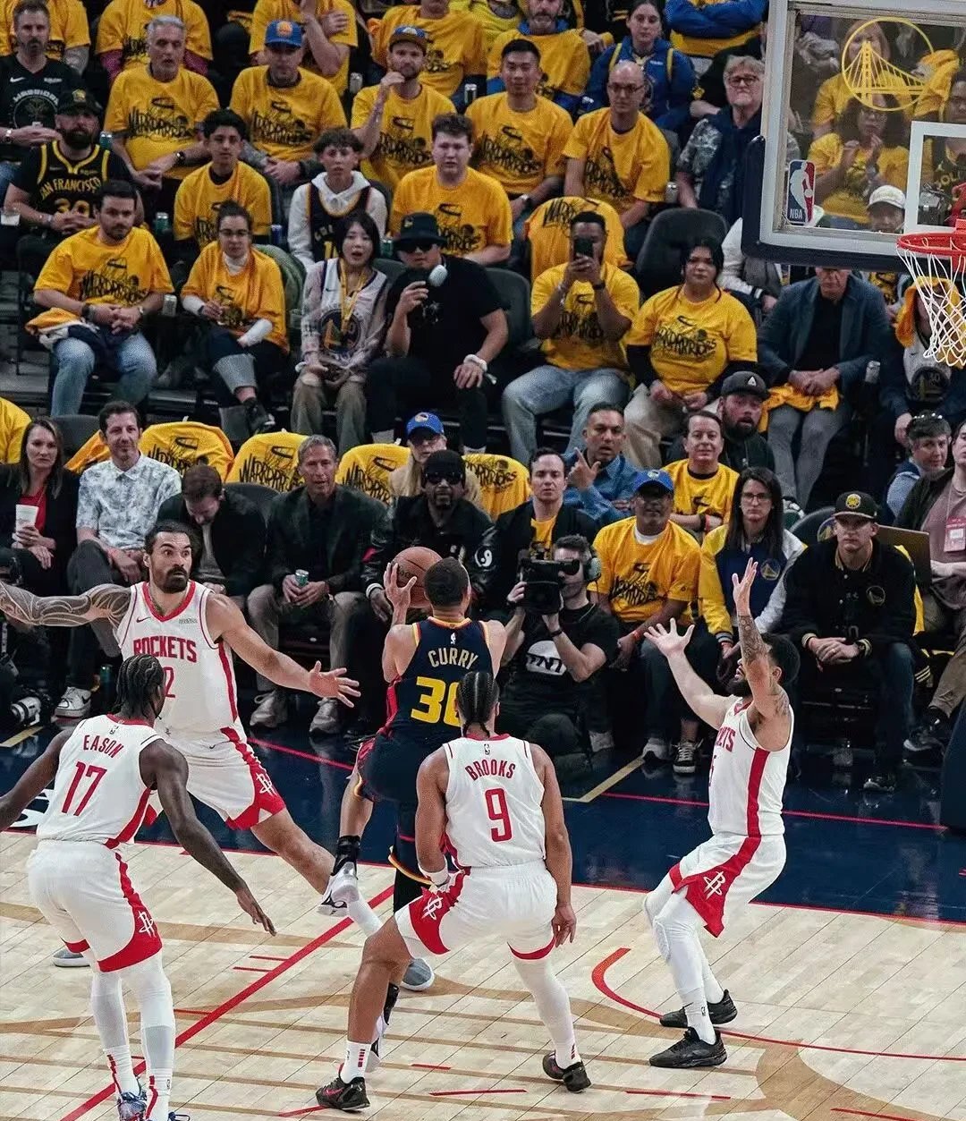 勇士成功逆转击败热火，火箭连胜引领西部的简单介绍