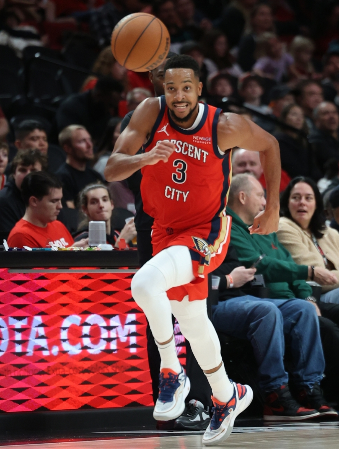 鹈鹕全力疾风,击败对手晋级 鹈鹕全力疾风,击败对手晋级