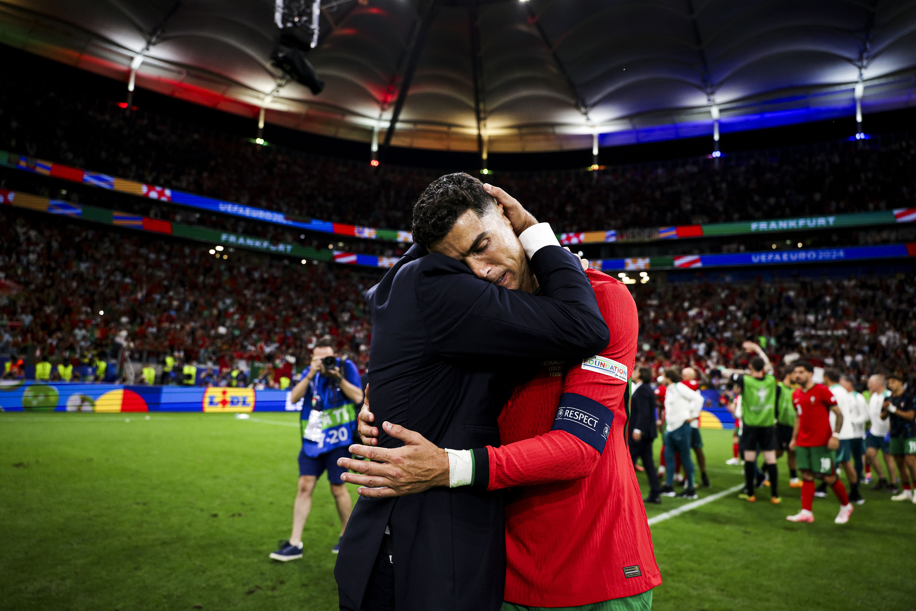 葡萄牙队完胜法国队,奥恰洛夫带队取胜 葡萄牙队完胜法国队,奥恰洛夫带队取胜