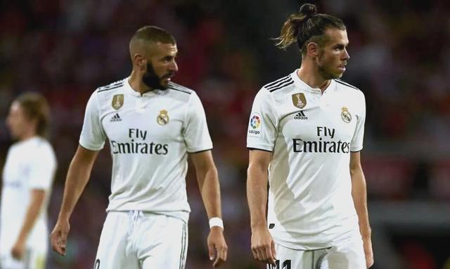 一战成名！阿贾克斯晋级欧冠四强的简单介绍